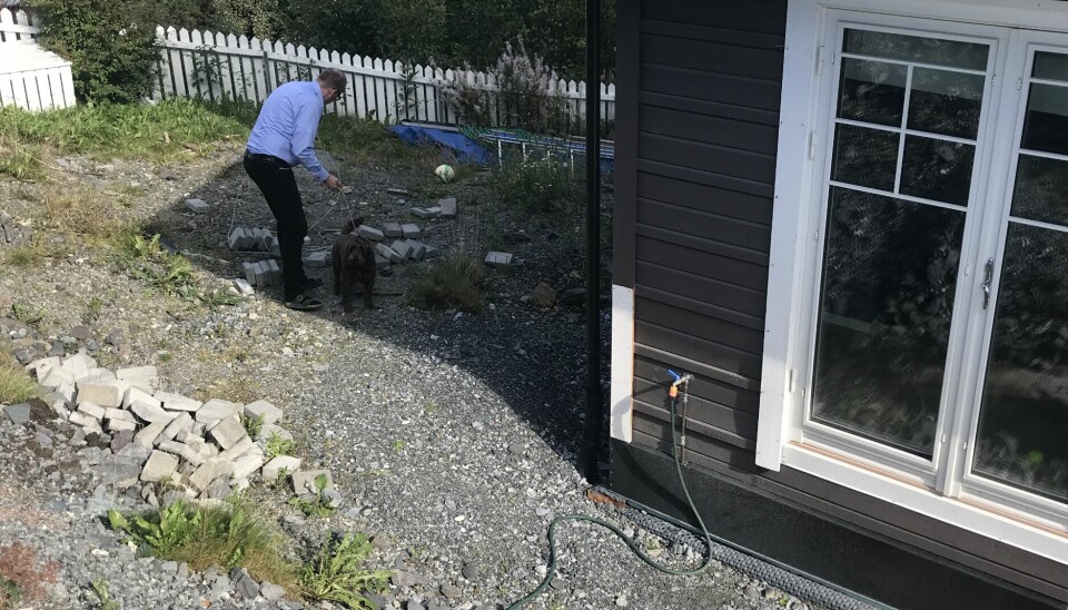 Nye forskrifter krever at bygningssakkyndige må utføre grundigere undersøkelser, inkludert hulltaking for fuktmåling, for å avdekke skjulte feil og mangler i boliger.